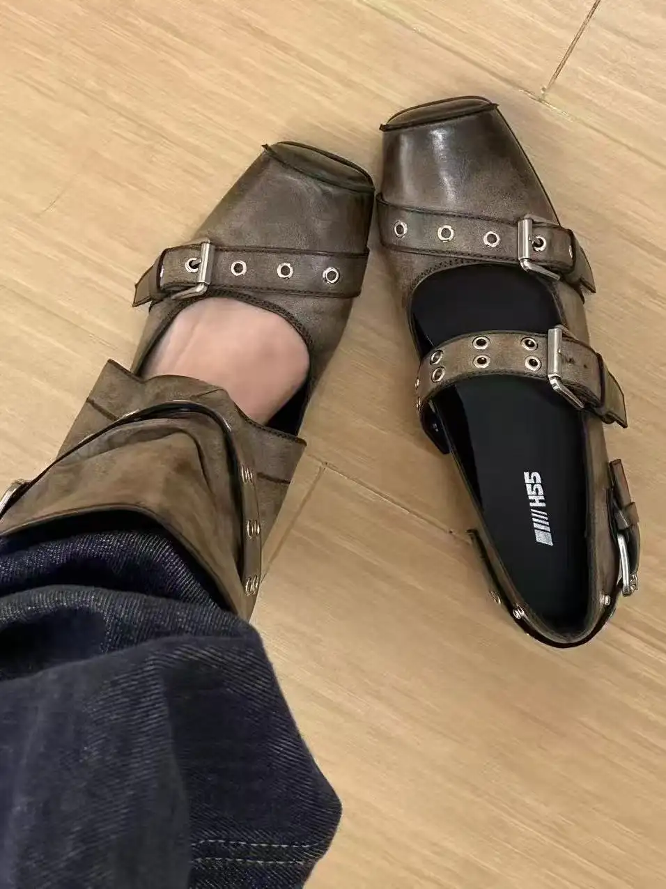 Women Vintage Distressed Rivet Mary Jane Shoes, Niche Design Low Heel Shallow Mouth Casual Leather Shoes For Daily Commute, New Arrival