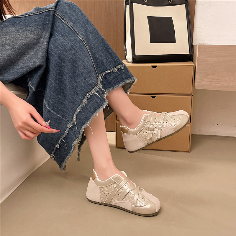 Perforated Split Toe Flat Sneakers, picture 2 of 4