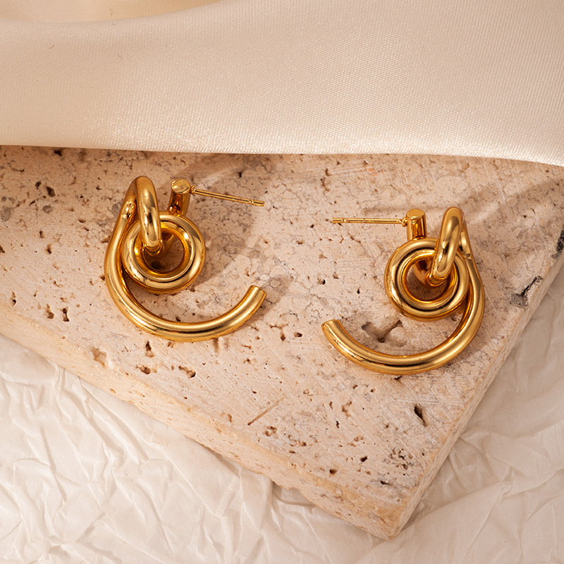 Elegant Gold Stainless Steel Titanium Steel Earrings, Niche High-End Light Luxury Style Colorfast Daily Wear Studs