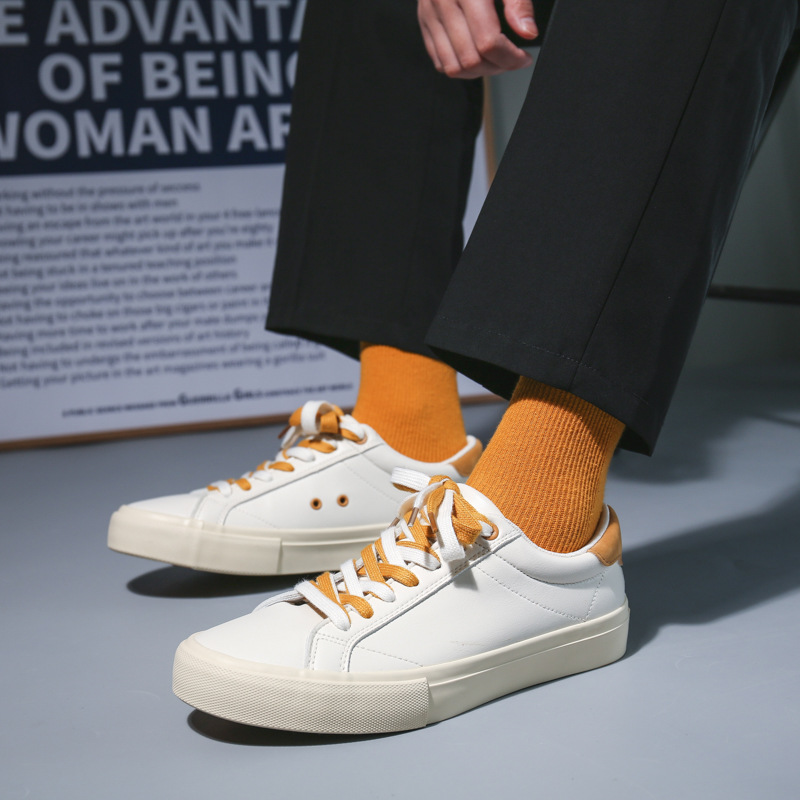 Couple Board Shoes With Microfiber Leather Upper