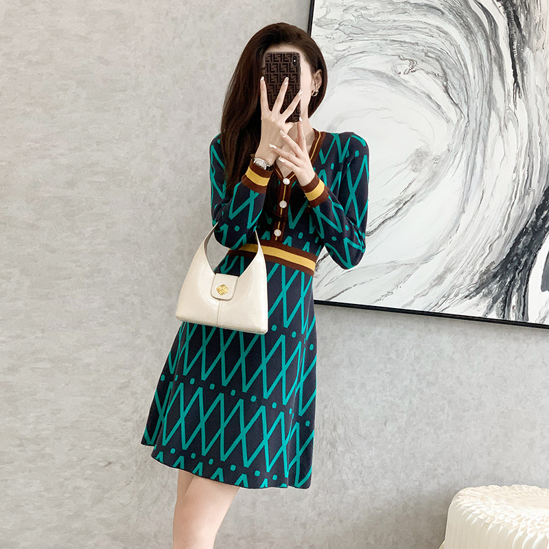Knitted Geometric Day Dress, picture 4 of 5