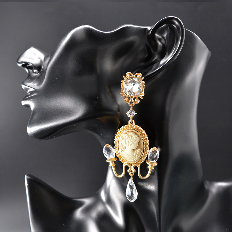 European And American Style Antique Retro Temperament Baroque Gems