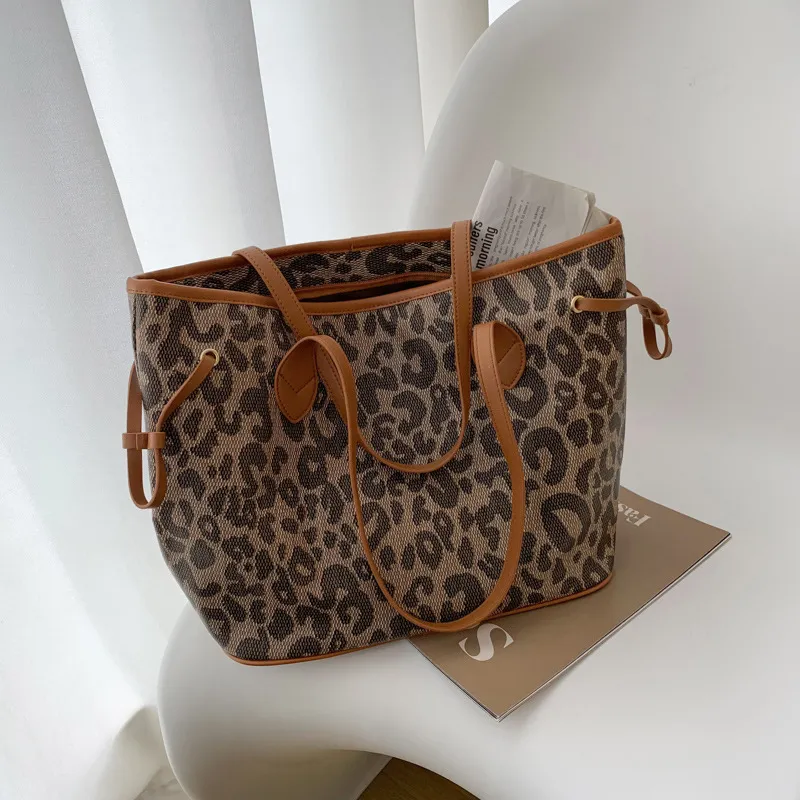 Fashion Net Celebrity Single Shoulder Tote Bag - Brown