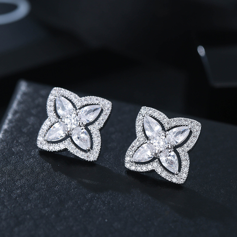 Flower Alloy Jewelry Clover Lady Stud Earrings