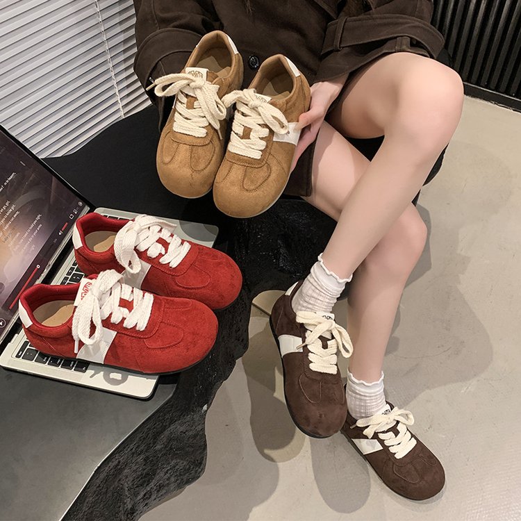 Magic Sports Shoes, Thick Soled Big Toe Board Shoes, Cute Board, Sponge Cake Round Toe White Shoes