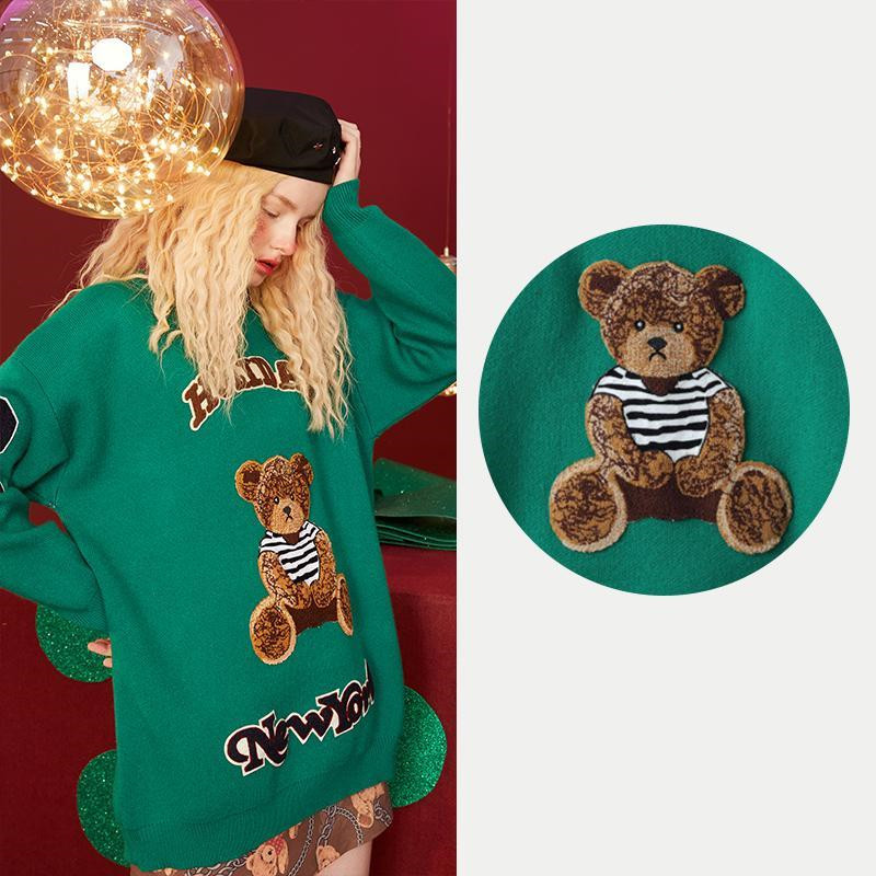 Title 3, Pouch Bear Patch Crew Neck Sweater Women