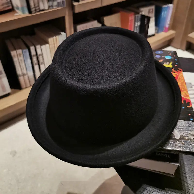 Men's Woolen Hat with Curly Brim and Flat Top
