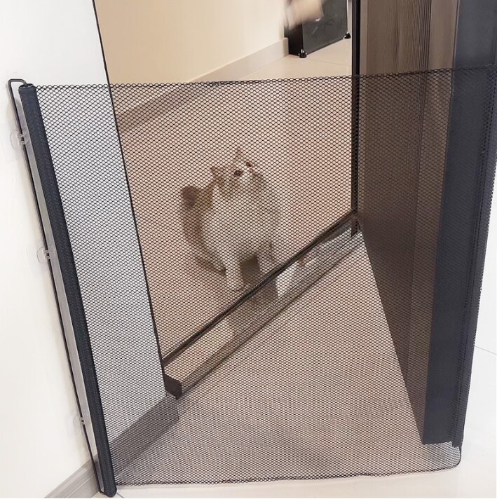 Retractable Pet Dog Gate Safety Guard Folding Baby Toddler Stair Gates Isolation