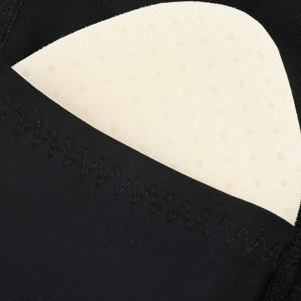 بدلة نسائية بكورسيه وتبطين عند الورك