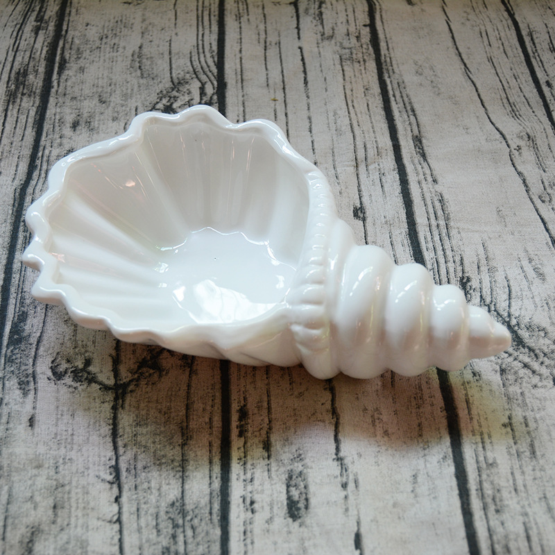 White conch plate