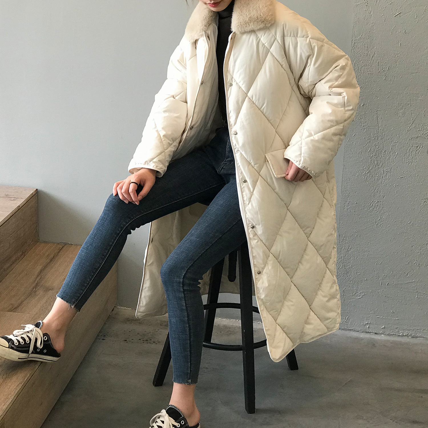Mid-length Women's Fur Collar Rhombus Quilted Jacket