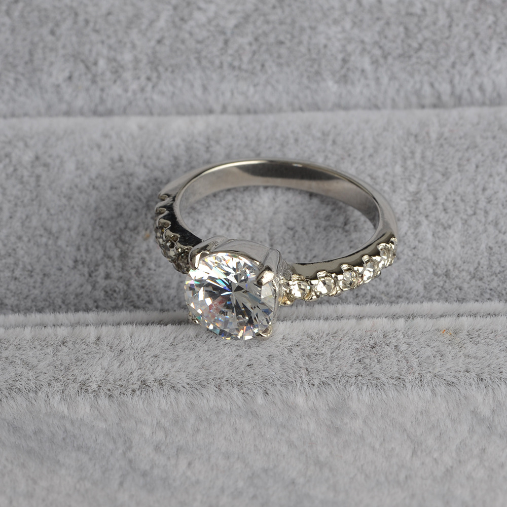 Anillo De Cuatro Garras Lleno Diamantes Regalo Cumpleaos Navideo Hadas