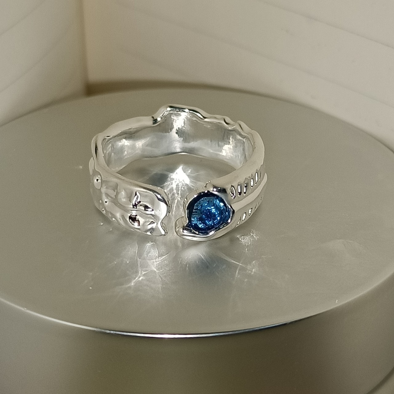 Title 2, Hoogwaardige ring met onregelmatige diamant en ...