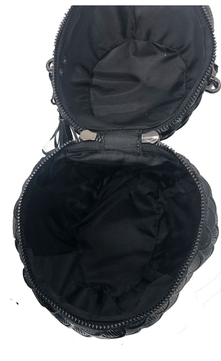 Fashion Embossed Animal Shoulder Handbag Stereo