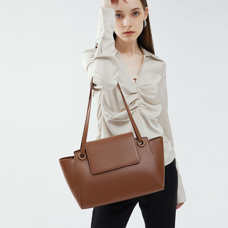 Women's Genuine Leather Simple Commuter Large Capacity Wing Shoulder Handbag