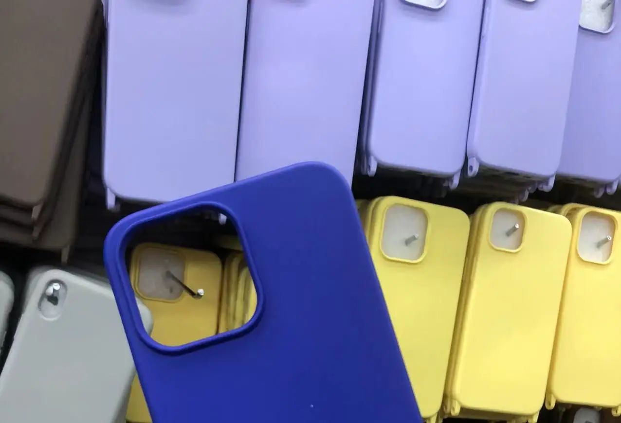 Skin-feeling Soft Shell Lined Lanyard Phone Case