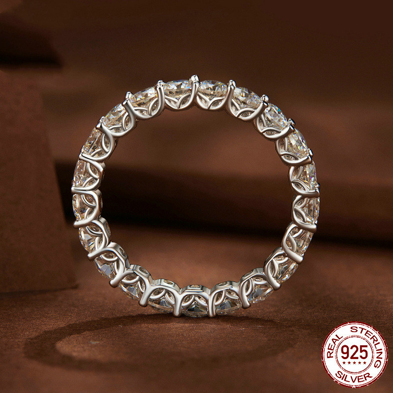 Women's Fashion Openwork Pattern Moissanite Ring