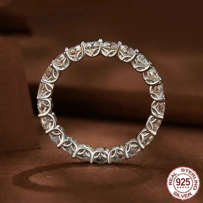 Women's Fashion Openwork Pattern Moissanite Ring