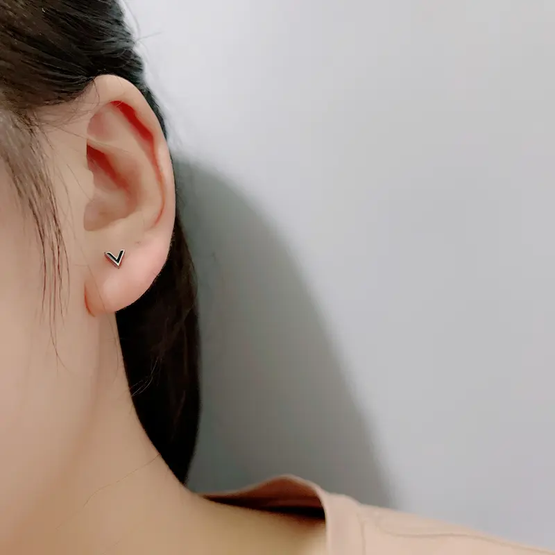 Oil Drip V-shaped Ear Stud Turnbuckle Fine Needle