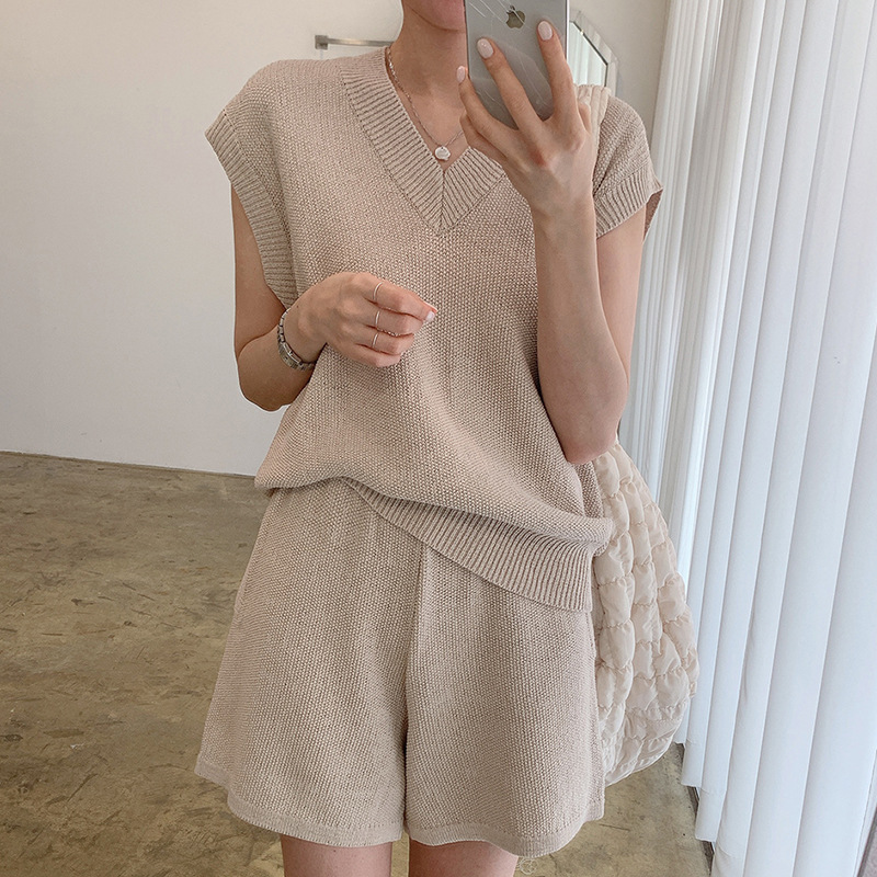 Round Neck Pullover Loose Knit Sweater High Waist Slacks Shorts Two-piece Suit