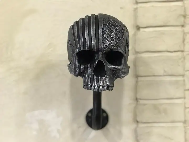 New Skull Motorcycle Helmet Bracket Motorcyclist's Gift Resin Craft Ornament