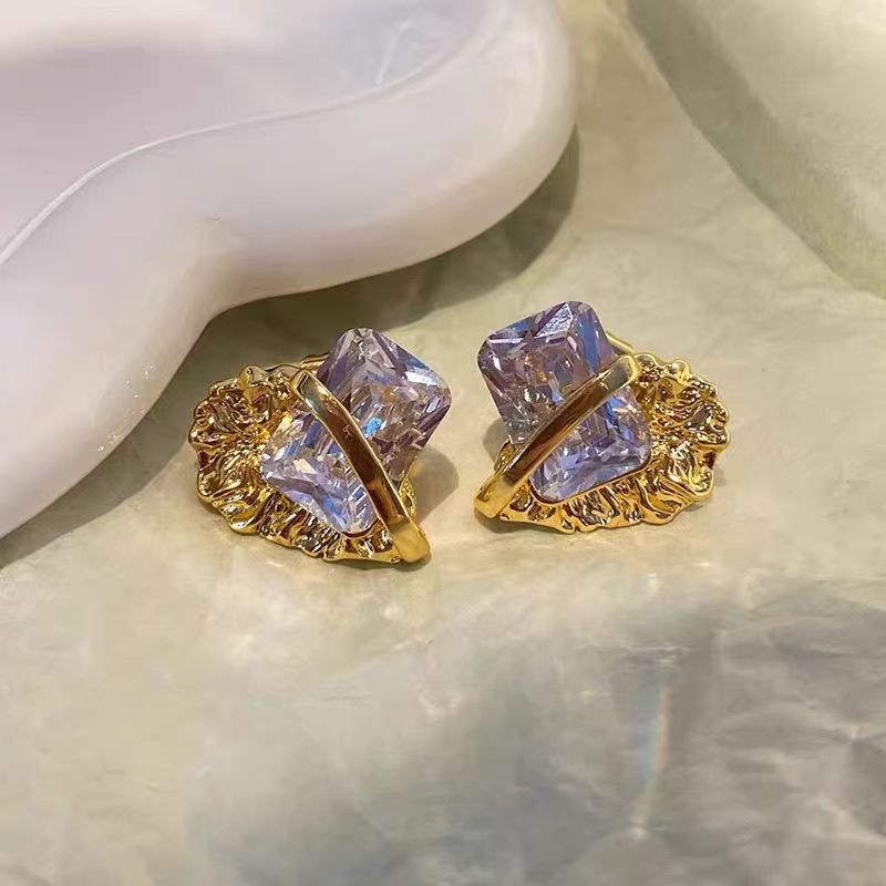 Charming New Geometric Earrings. Adopting Irregular Lava & Wrapped Design, High-end Texture, Popular Influencer Style.