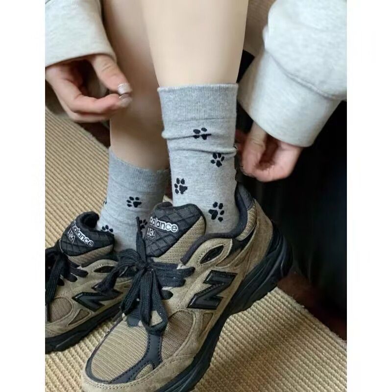 Cute Paw Print Crew Socks, Minimalist Animal Footprint Knit Socks, Women's Casual Socks For Everyday & Sneakers
