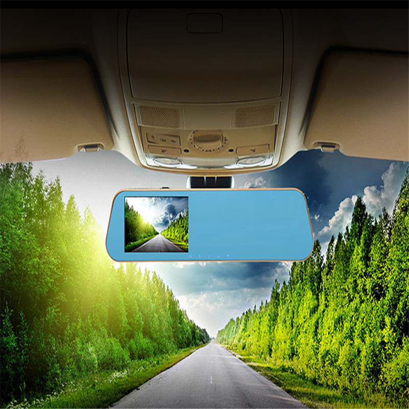 Title 2, Dash cam con specchietto retrovisore