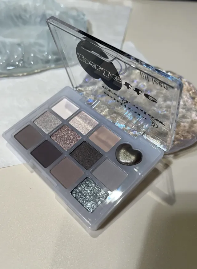Beautiful Eye Shadow Plate Makeup Twelve Color Earth Tone 12Color Cement - Shop at LoveMi