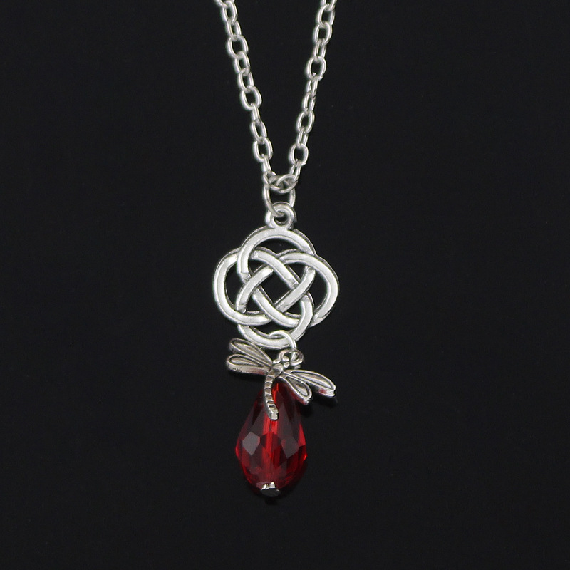 Title 6, Collier pendentif gemme personnalité rétro