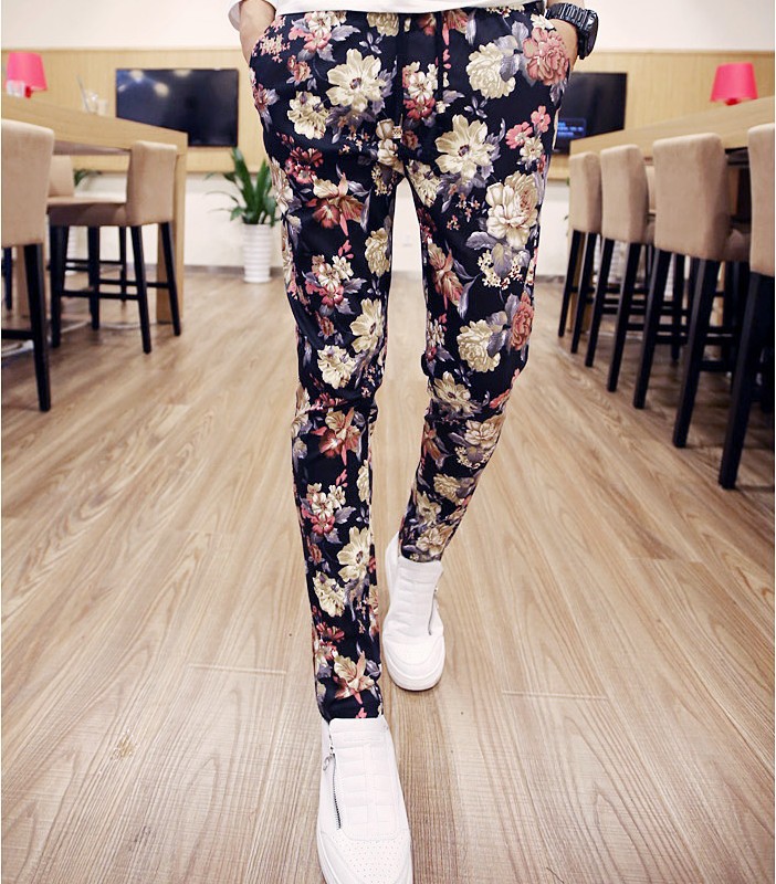 Title 3, Modieuze en eenvoudige casual broek met bloemen...