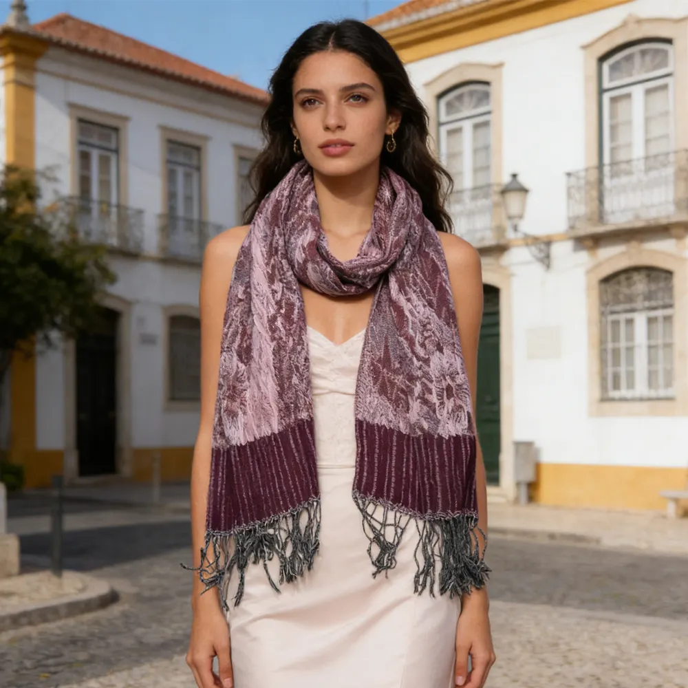 Glamorous Dinner Accessory Rich Jacquard Texture Catches