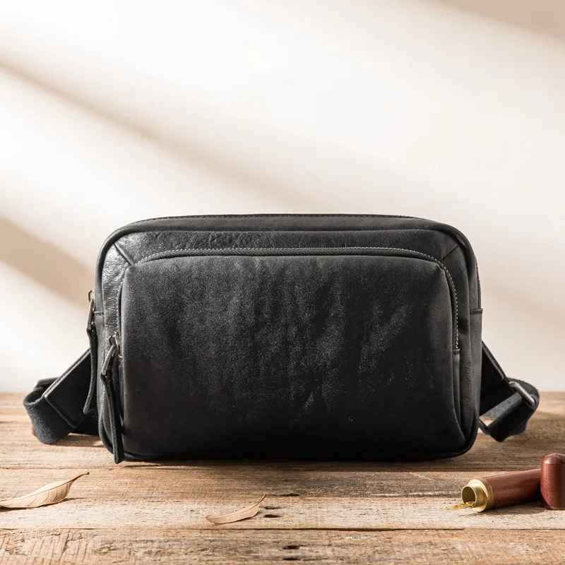 Large Capacity Shoulder Bag Made Of Cowhide - Black