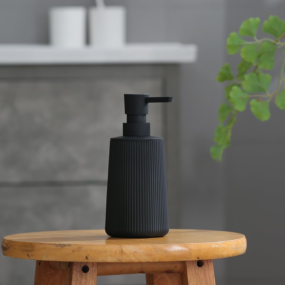 Small Soap Dispenser For Bathroom And Kitchen Modern Farmhouse Striped Style Plastic Hand Soap Dish Soap Dispenser With Pump Matte Black 5