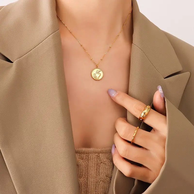 Retro Fashion Simple Street Pats Clavicle Chain Titanium Steel Gold Plated Jewelry