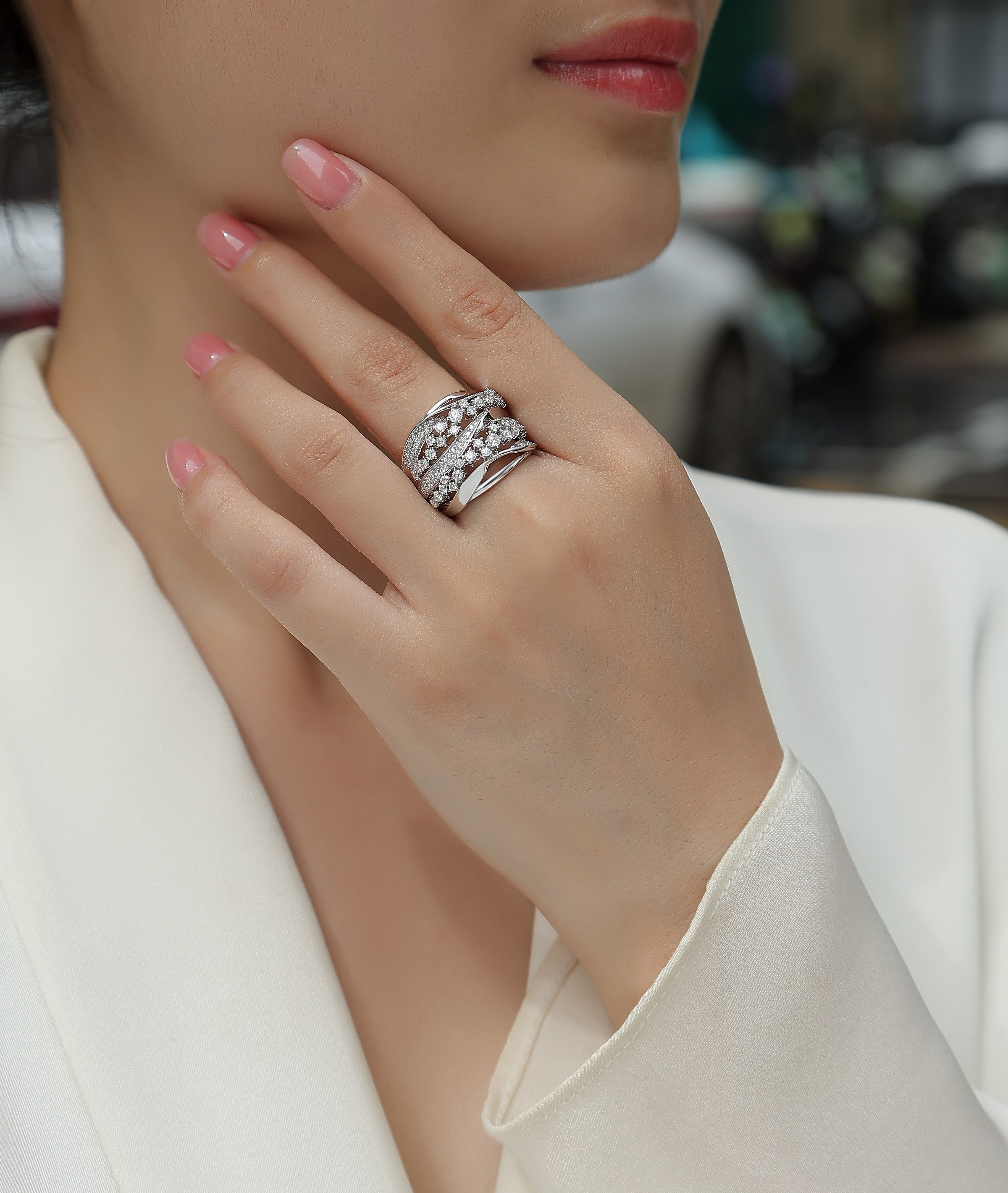 Blossoming All The Way - A Wedding Ring Set With Top-quality Moissanite S925, Silver And Platinum-plated. The Ring Can Be Inspected With A Diamond Pen.