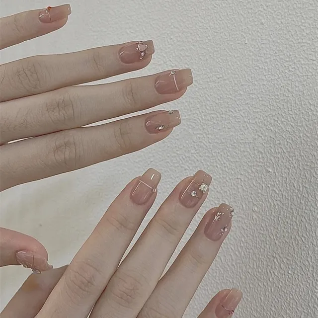 press on nails Central Fiona Fang - Shop at LoveMi