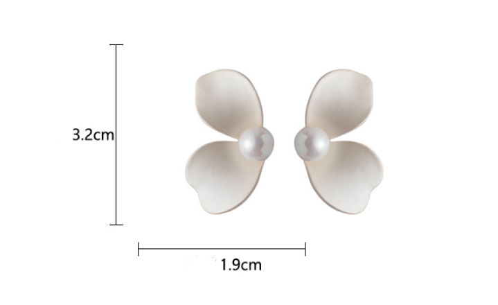 Mori Style Fresh Flower Stud Earrings. Product information: Color: two leaves White sterling silver stud earrings, two leaves beige sterling silver stud earrings, four leaves green sterling silver stud earrings, Clover White sterling silver stud earrings,