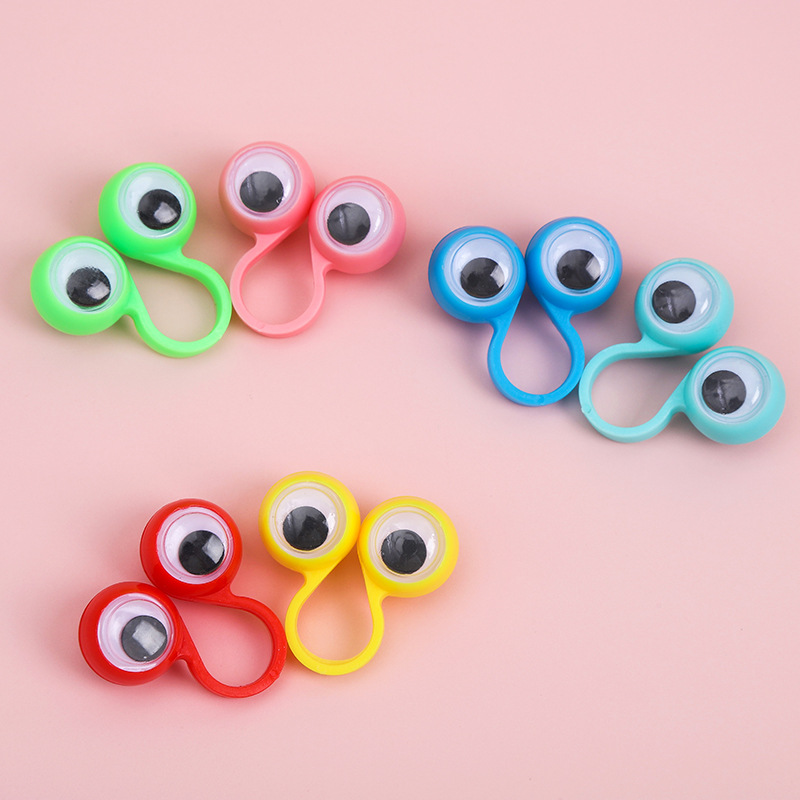 Halloween Trick Finger Plastic Moving Eye Ring Toy - Image 2