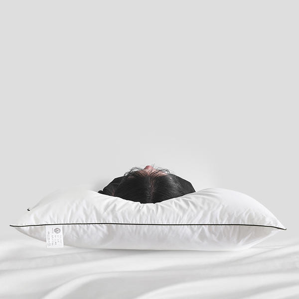 Low pillow pearl white