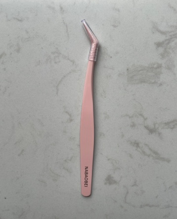 Non-Sticky Lash Tweezers 2