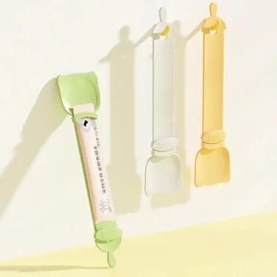 Cat Strip Feeder, Cat Strip Happy Spoon, Cat Wet Food Spoon Portable Cat Feeding Spoon Reuseable Cat Strip Spoon Lickable Pet Feeder Spoon Pets Cat Food Accessories, Cat Strip Squeeze Spoon