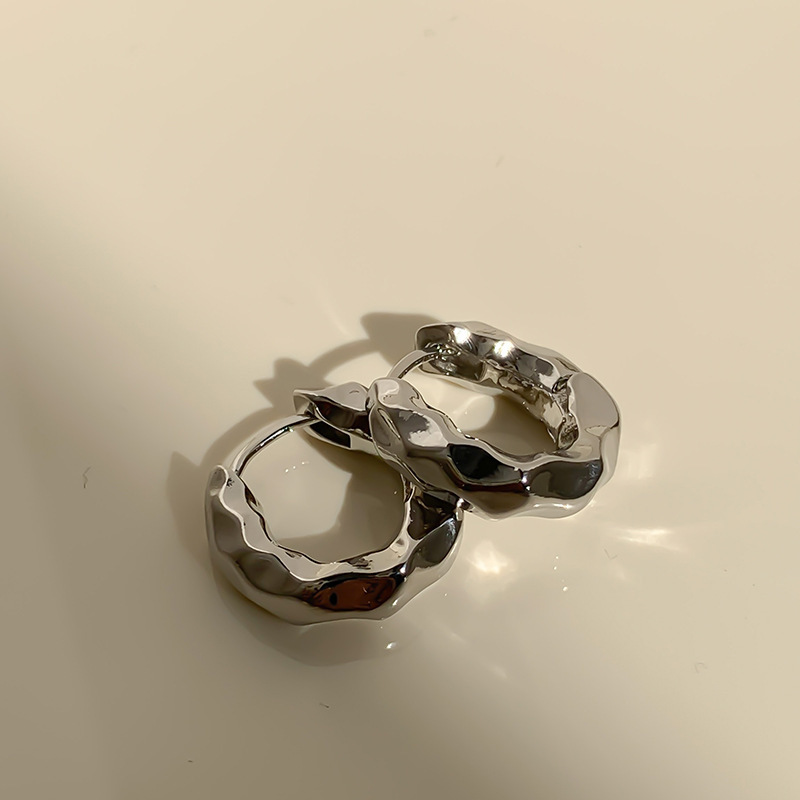 Light Luxury Silver Circle Ear Studs Women Minimalist Cold Wind All-Match Earrings