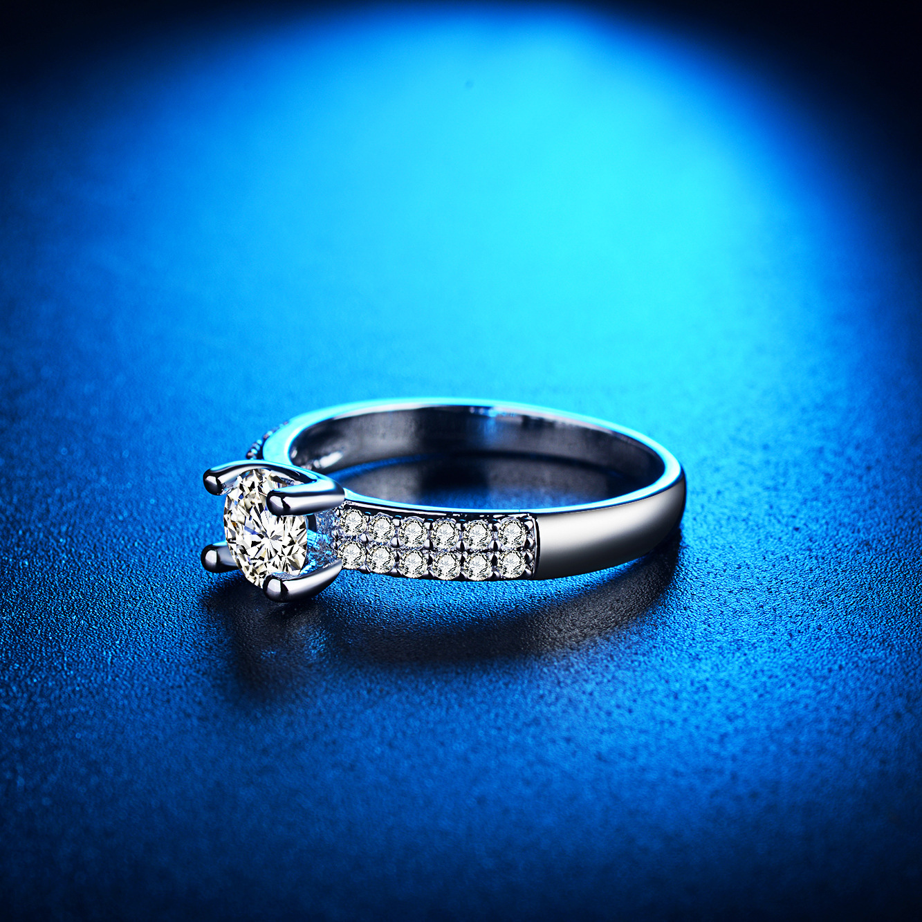 Women's Fashion Four Prong Zircon Simple Ring