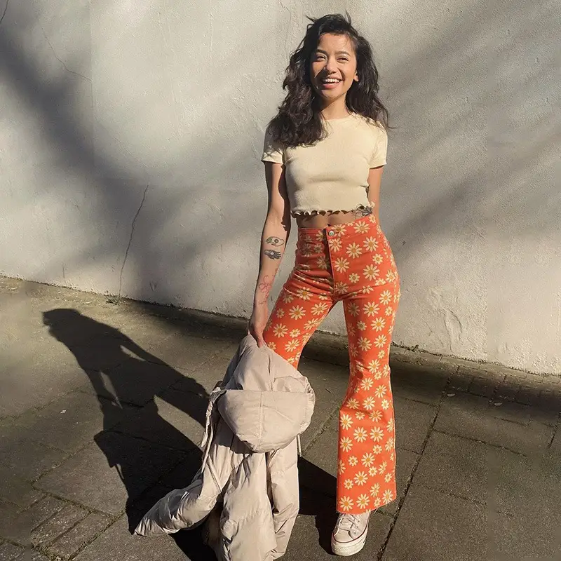 Women's Juvenile Chrysanthemum Print Hip-lifting Slacks Casual Pants
