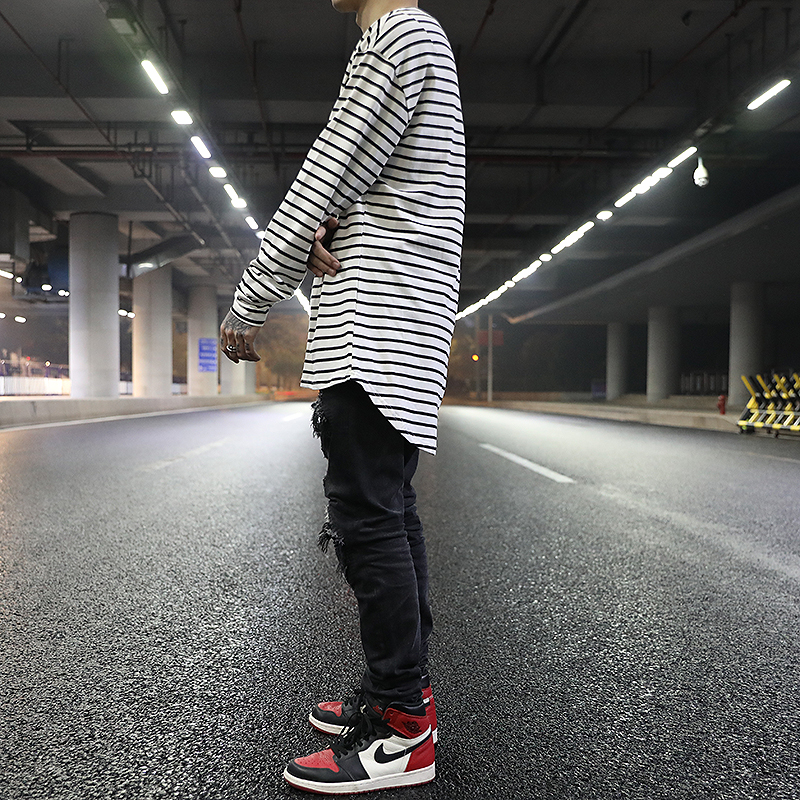 Black And White Striped Bottoming Shirt With Short Front And Long Back