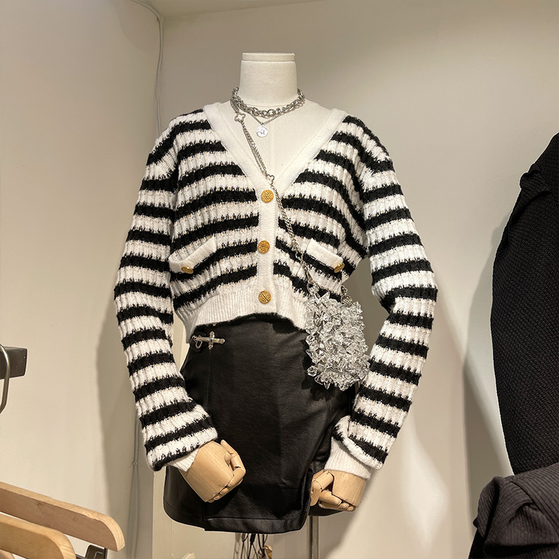 Korean Style V Neck Striped Knit Lazy Style Loose Crop Top