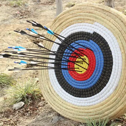 Novice Practicing Arrows in the Scenic Area Arrow Hall