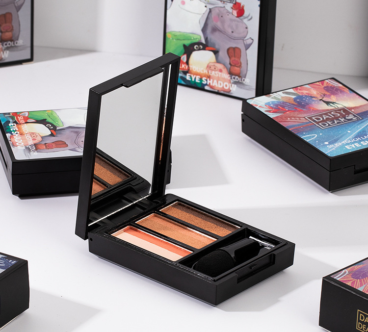 Tri-Color Gradient Earth Tone Matte Nude Eyeshadow