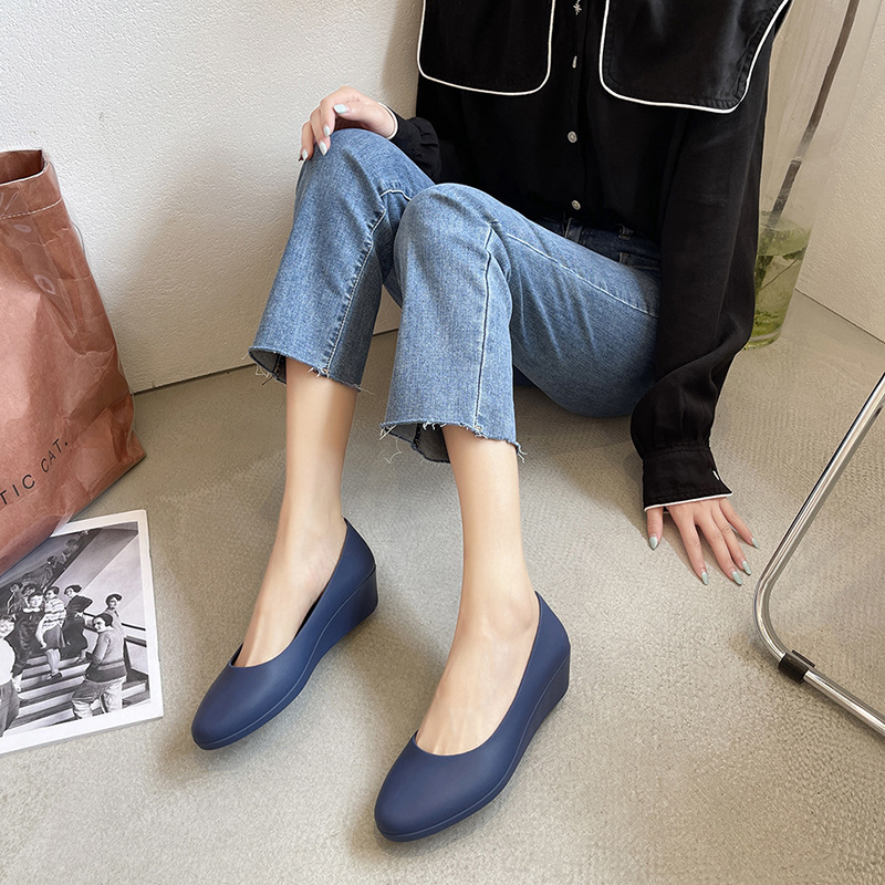 Shallow Mouth Toe Jelly Shoes Non-slip Soft Sole Comfortable